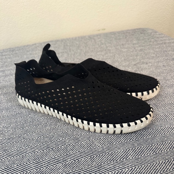 ILSE JACOBSON - Perforated Scalloped Suede Sneakers - Picture 1 of 6